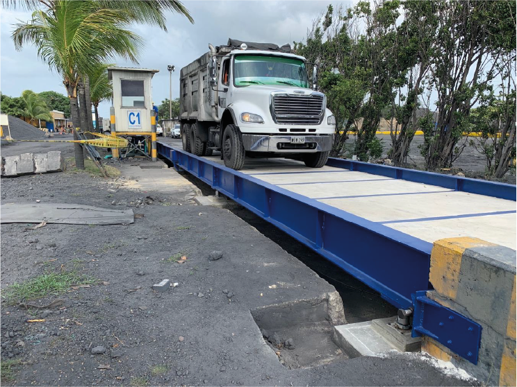 Una báscula de camiones perfecta para las condiciones más hostiles del Puerto de Barranquilla.